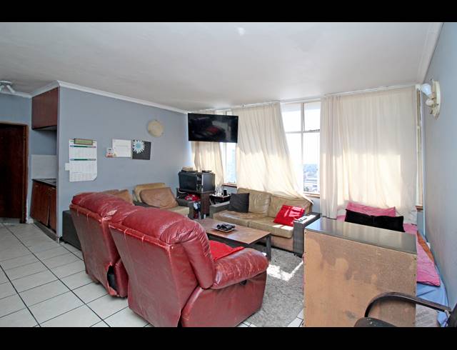 2 BEDROOM APARTMENT FOR SALE IN FERNDALE